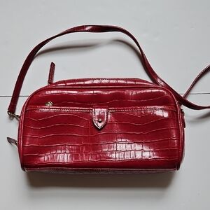 East West Crossbody bag Red Croc Embossed Faux Leather Small Zip Satchel